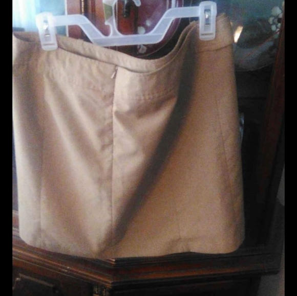 New York & Company Tan Mini Pencil Skirt with Gold Buckle - Picture 3 of 7